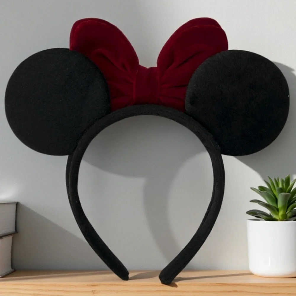 Minnie Mouse Red Bow